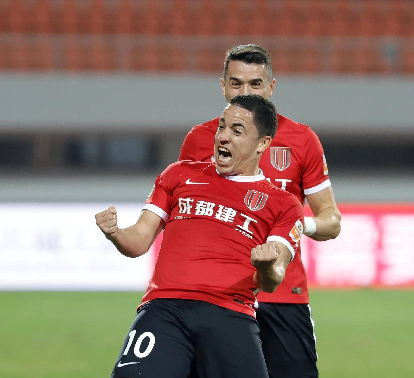 集结日成都蓉城备战欧冠，绝杀压哨细节曝光，管理层满意，控场能力受关注(成都蓉城足球俱乐部精彩进球视频)